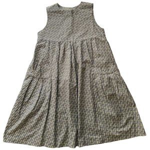 PINTUCK WOMANS DRESS SIZE MEDIUM | B2‎